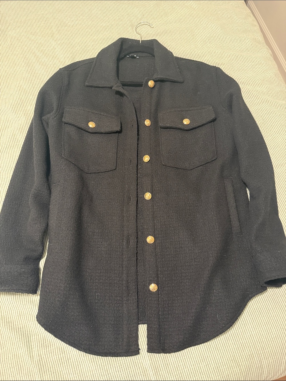 Women’s Express XS Black Button-Front Shacket with Contrast Buttons